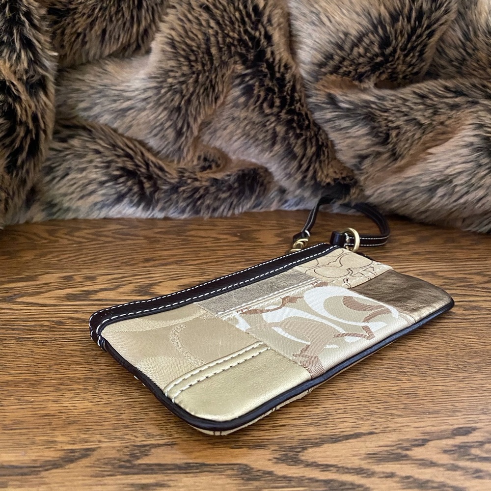 NWOT Coach Gold Metallic Patchwork Flat Wristlet - Picture 5 of 8